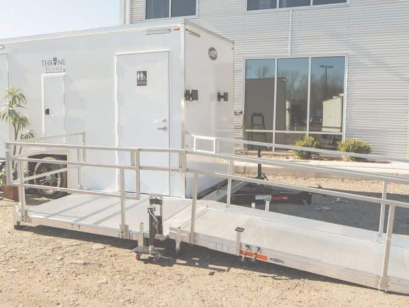 wedding restrooms and portable restroom for events