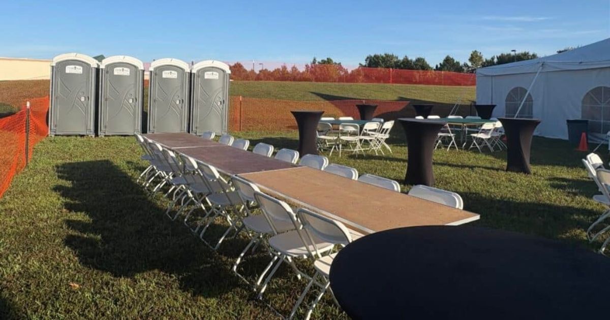 How to Hide and Style a Portable Restroom for Your Wedding